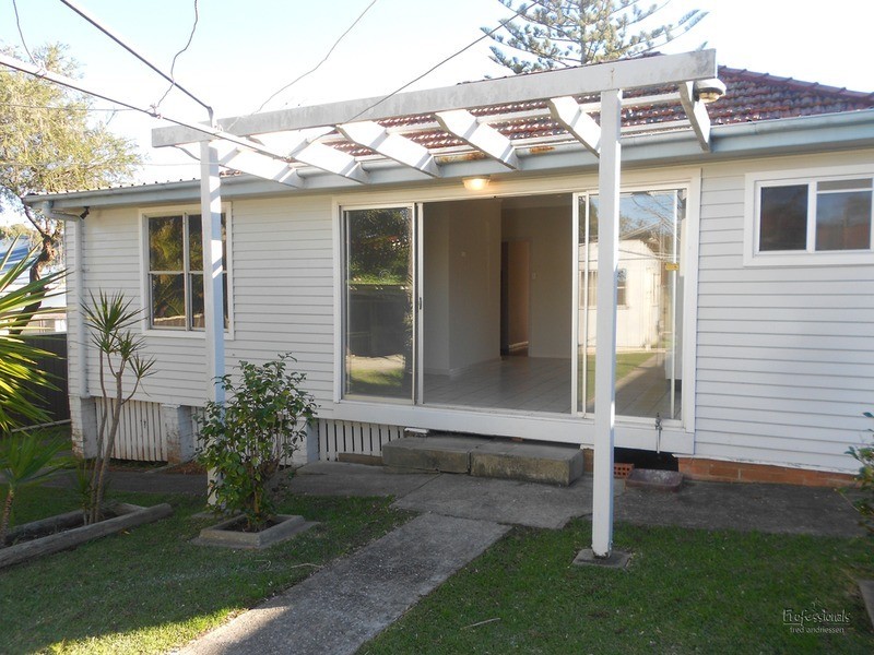 12 Fairview  Avenue, Charlestown NSW 2290