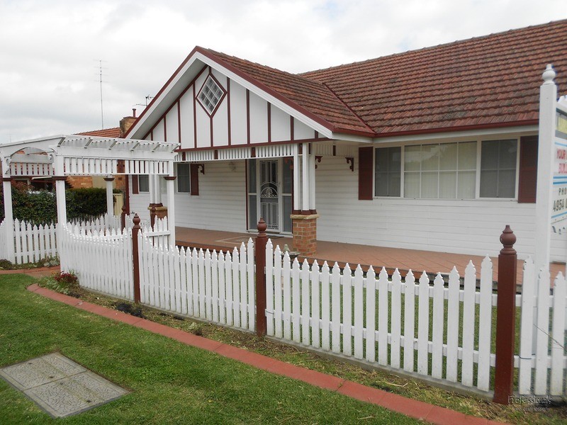 4 Brown Street, Cardiff NSW 2285