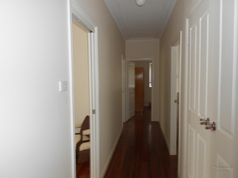 4 Brown Street, Cardiff NSW 2285