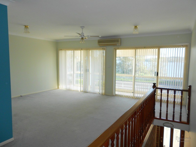 2/304 The  Esplanade, Speers Point NSW 2284