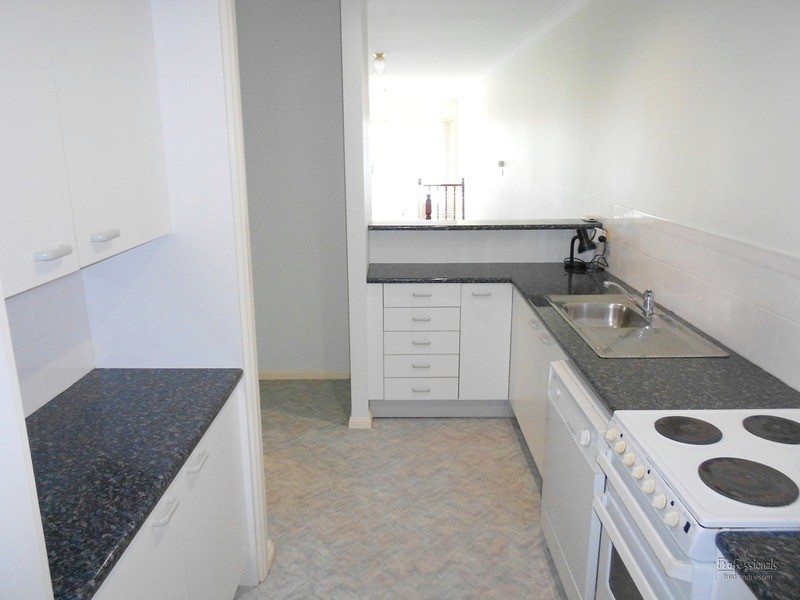 2/304 The  Esplanade, Speers Point NSW 2284