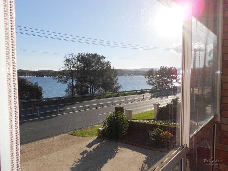 2/304 The  Esplanade, Speers Point NSW 2284