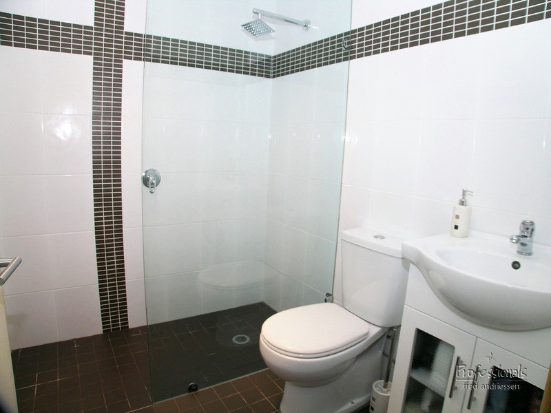 33 Apollo Drive, Charlestown NSW 2290