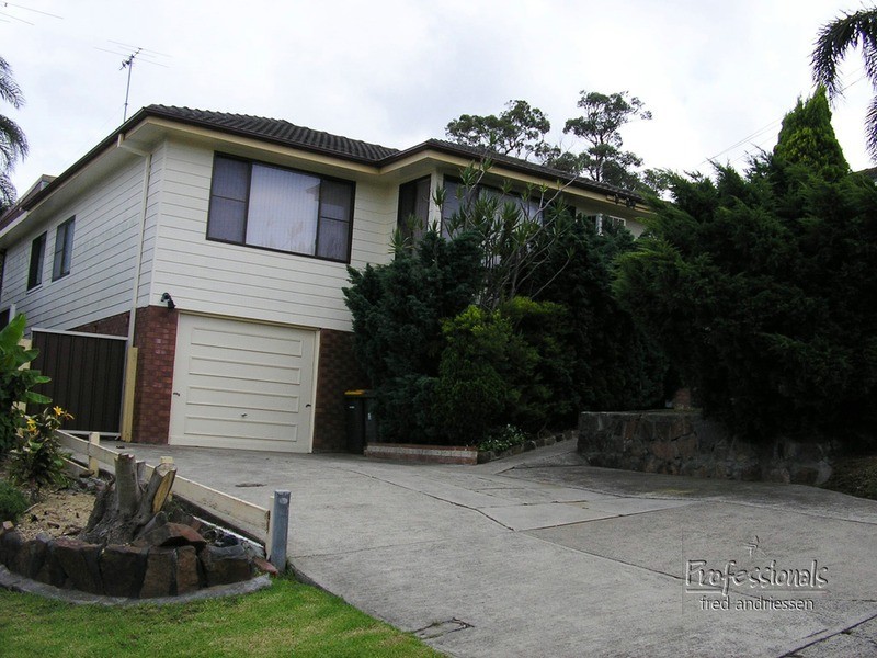 16 Clarence Street, Glendale NSW 2285