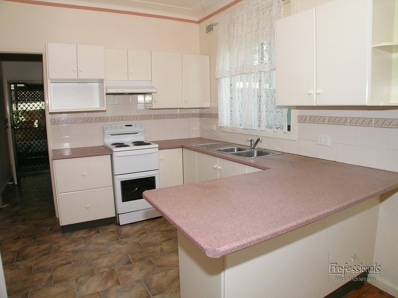 16 Clarence Street, Glendale NSW 2285