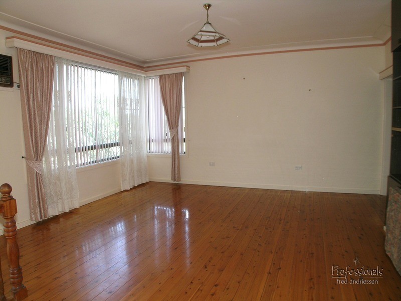 16 Clarence Street, Glendale NSW 2285