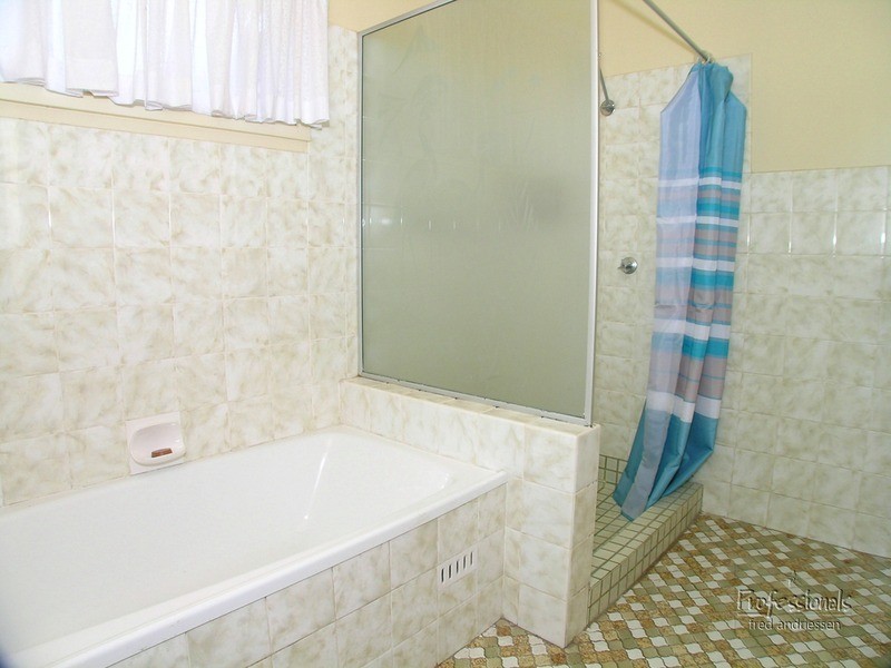 39 Cranbrook Parade, Rankin Park NSW 2287