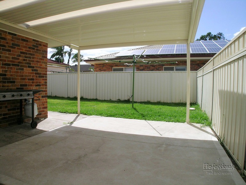 2 Robin Avenue, Cameron Park NSW 2285
