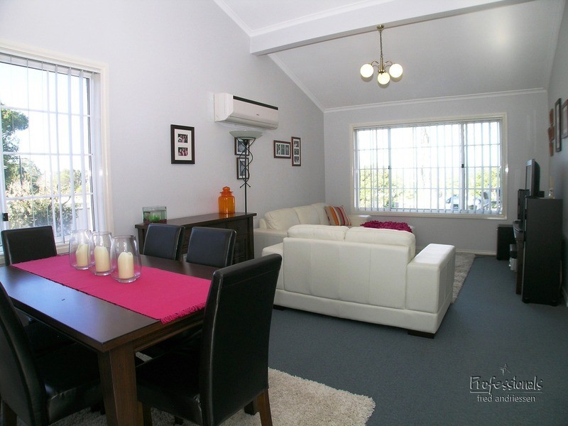 2/49 Fern Valley Road, Cardiff NSW 2285