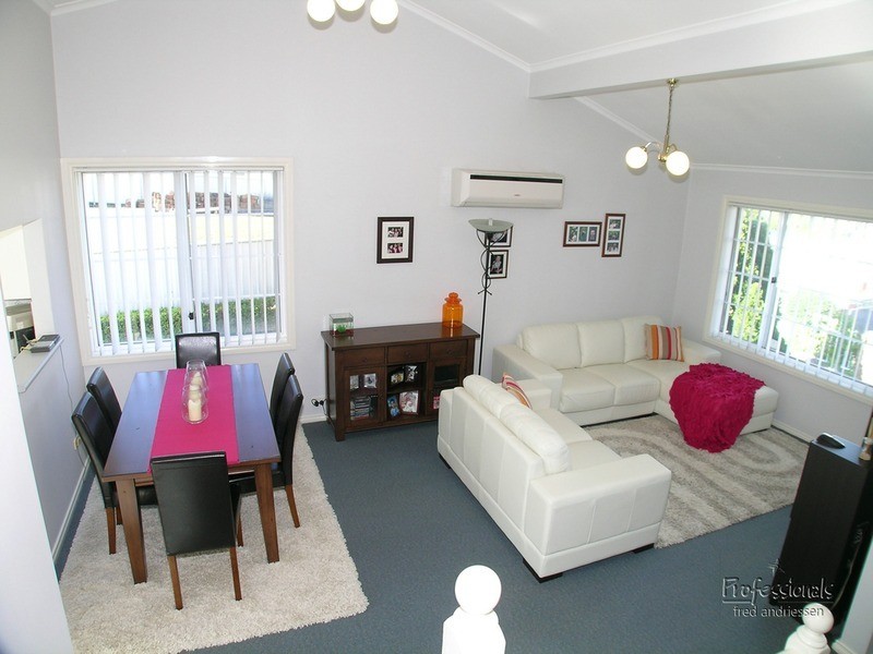 2/49 Fern Valley Road, Cardiff NSW 2285