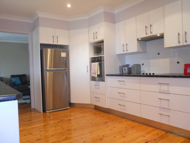 10 Bellevue  Crescent, Cardiff NSW 2285