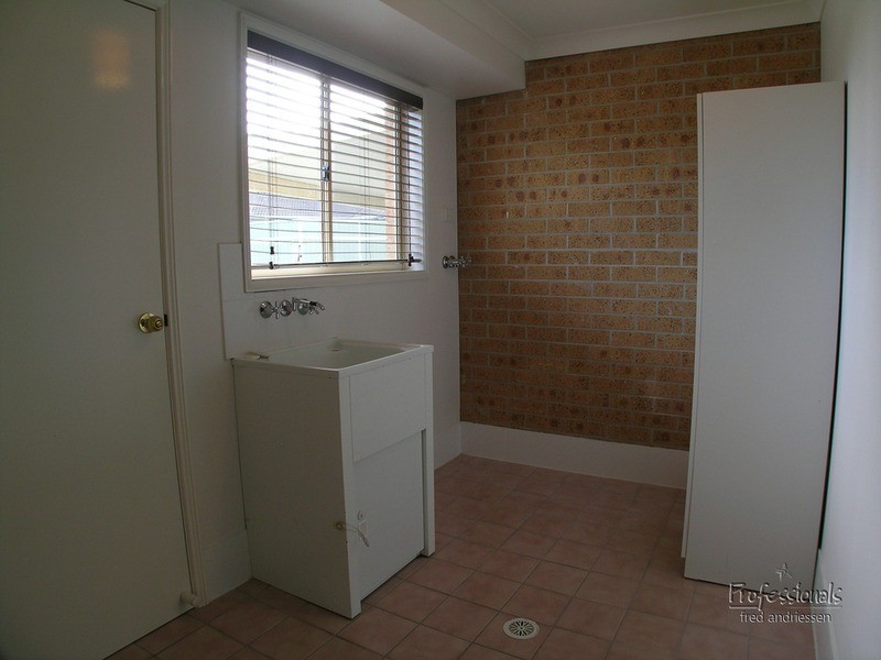 1/6 Florina Close, Cardiff South NSW 2285