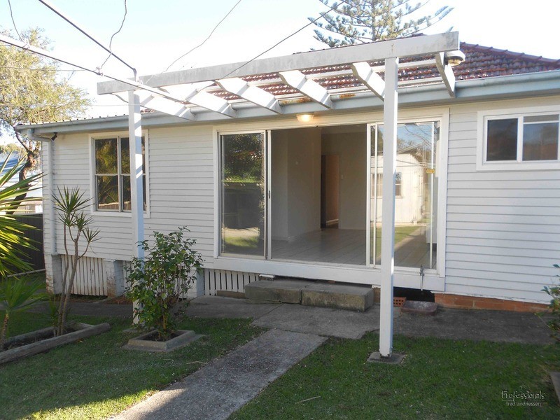12 Fairview Avenue, Charlestown NSW 2290