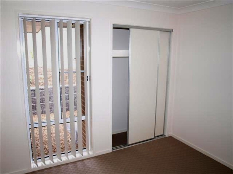 10 Hooghly Avenue, Cameron Park NSW 2285