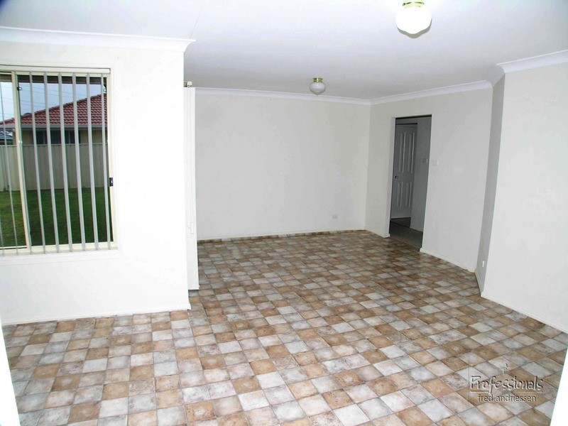 2 Sandpiper  Court, Cameron Park NSW 2285