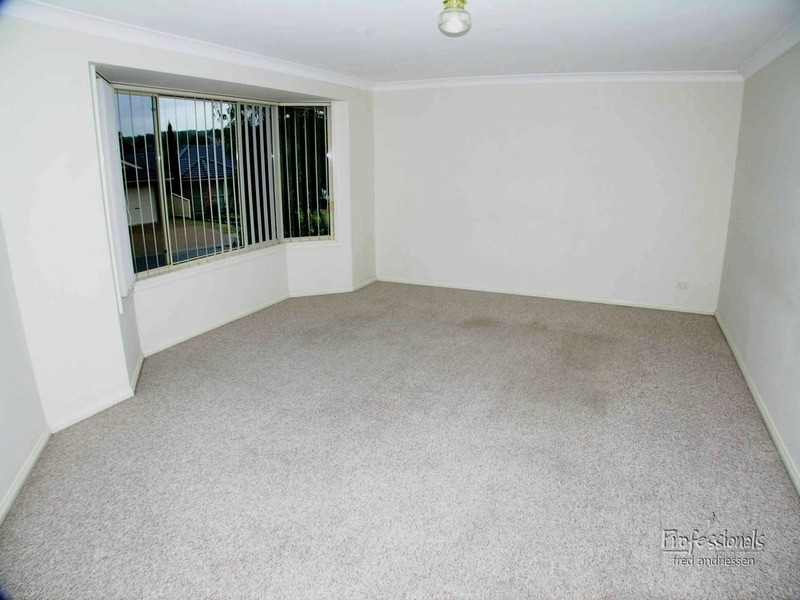 2 Sandpiper  Court, Cameron Park NSW 2285
