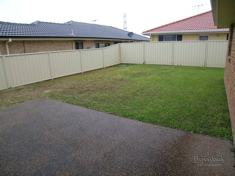 2 Sandpiper  Court, Cameron Park NSW 2285