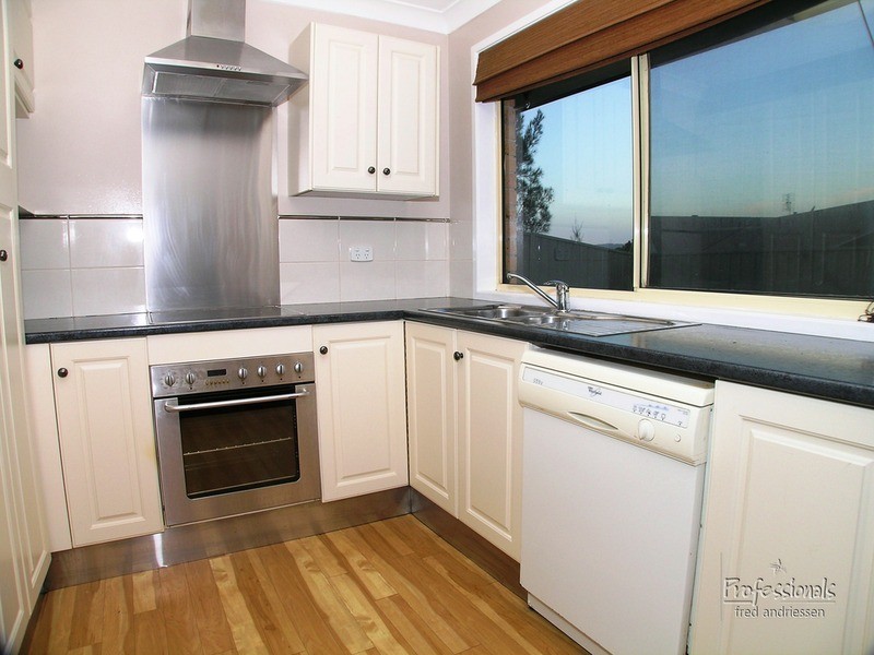 10 Kingfisher Close, Tingira Heights NSW 2290