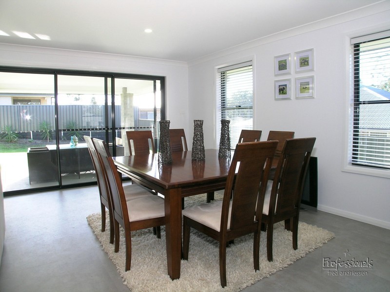 24 Eumina Street, Cameron Park NSW 2285
