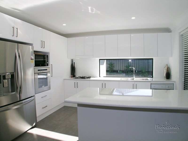 24 Eumina Street, Cameron Park NSW 2285