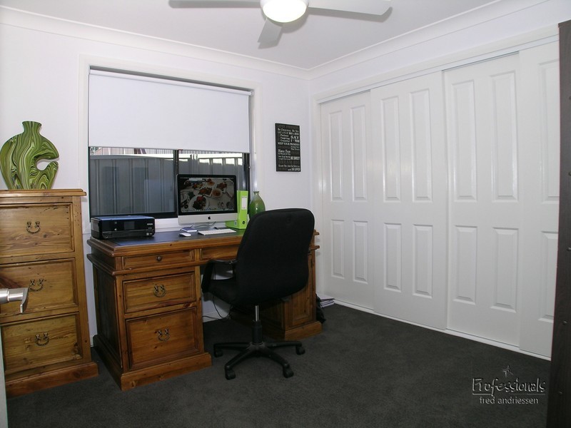 24 Eumina Street, Cameron Park NSW 2285