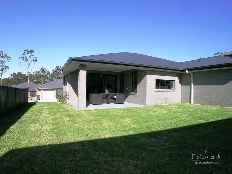24 Eumina Street, Cameron Park NSW 2285