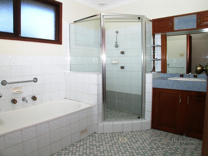 27 Victoria Street, Belmont NSW 2280