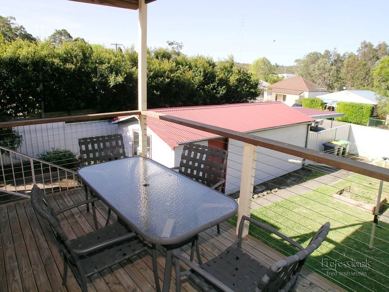 8 Crockett Street, Cardiff South NSW 2285