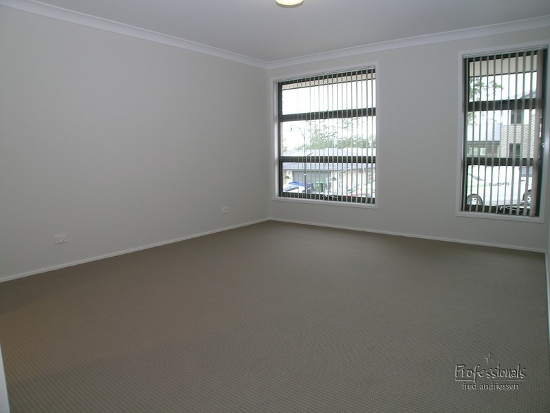 3 Macon Way, Cameron Park NSW 2285