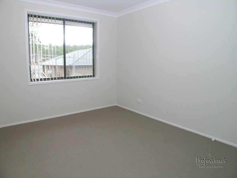 3 Macon Way, Cameron Park NSW 2285