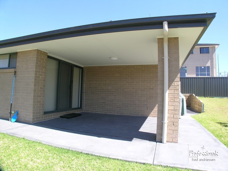 3 Macon Way, Cameron Park NSW 2285