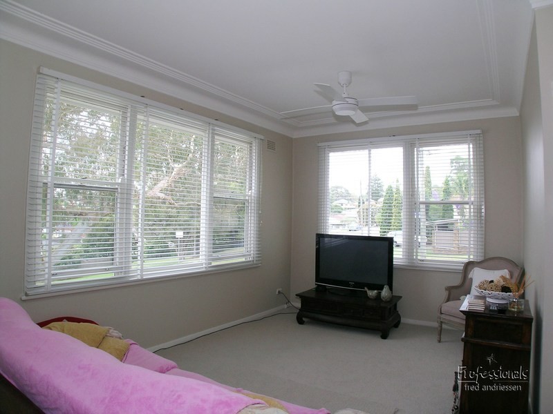 6 Charles Street, Cardiff NSW 2285