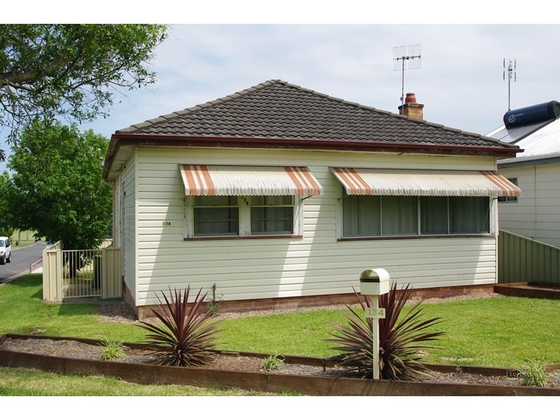 134 Medcalf Street, Warners Bay NSW 2282