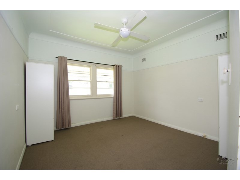 134 Medcalf Street, Warners Bay NSW 2282