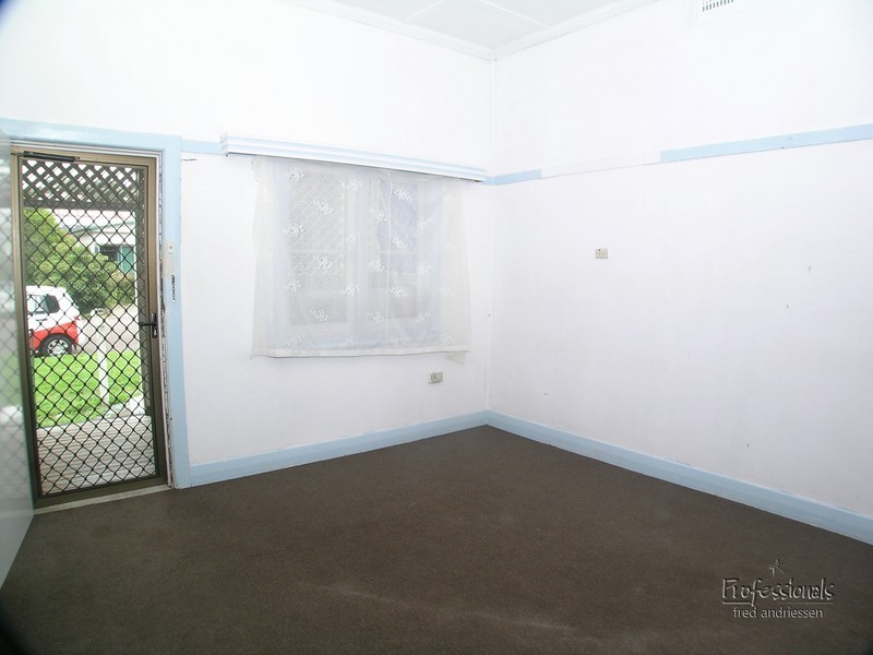 6 Lachlan Road, Cardiff NSW 2285