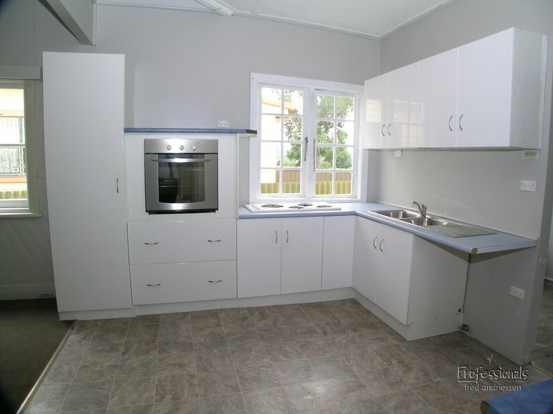 6 Lachlan Road, Cardiff NSW 2285