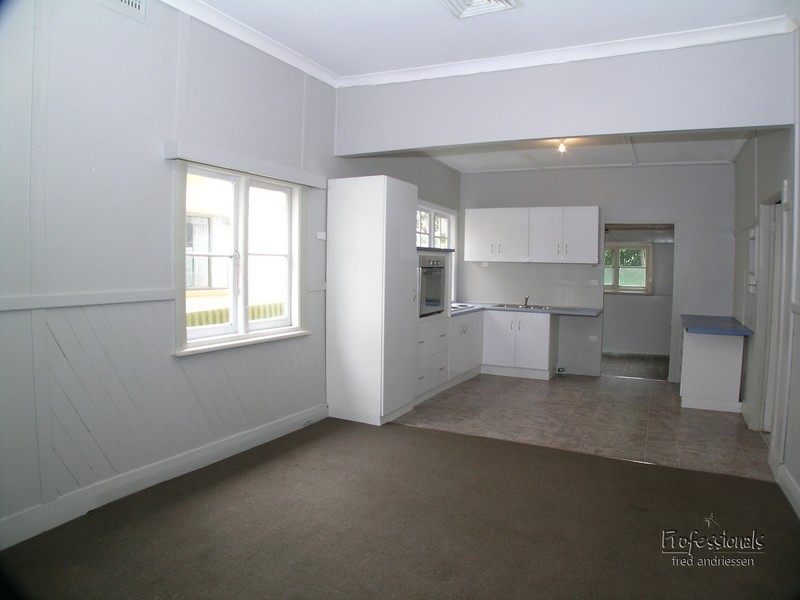 6 Lachlan Road, Cardiff NSW 2285