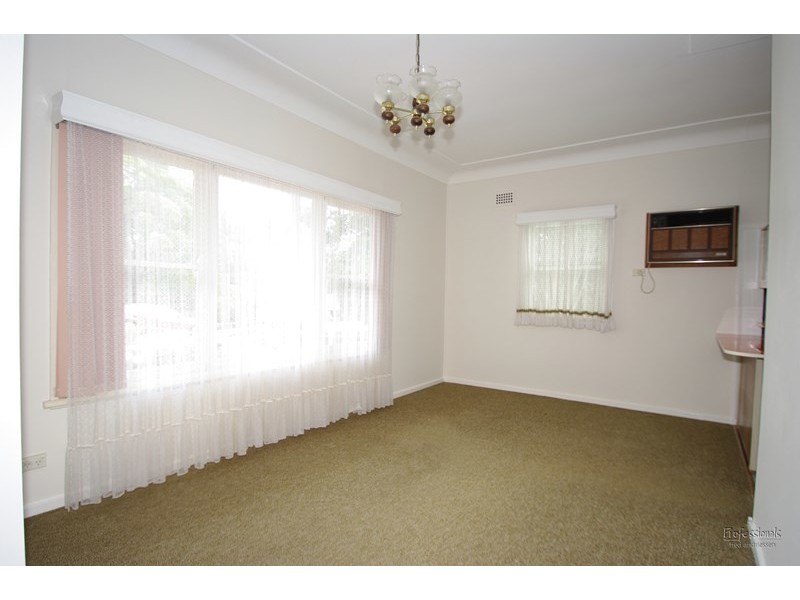 17 Lovell Street, Cardiff NSW 2285