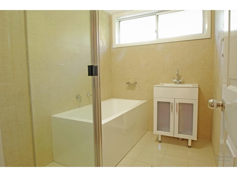 381 Coal Point Road, Coal Point NSW 2283