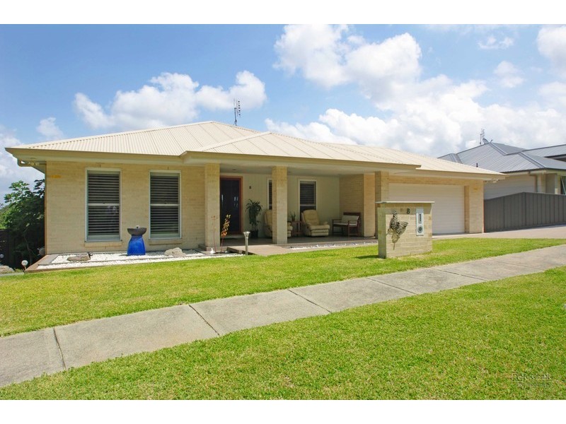 8 Bluerock Close, Fennell Bay NSW 2283