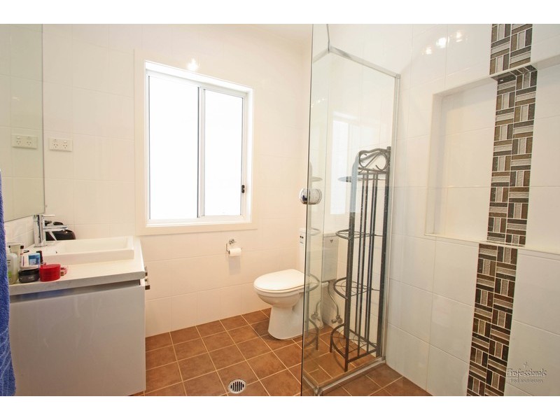 8 Bluerock Close, Fennell Bay NSW 2283