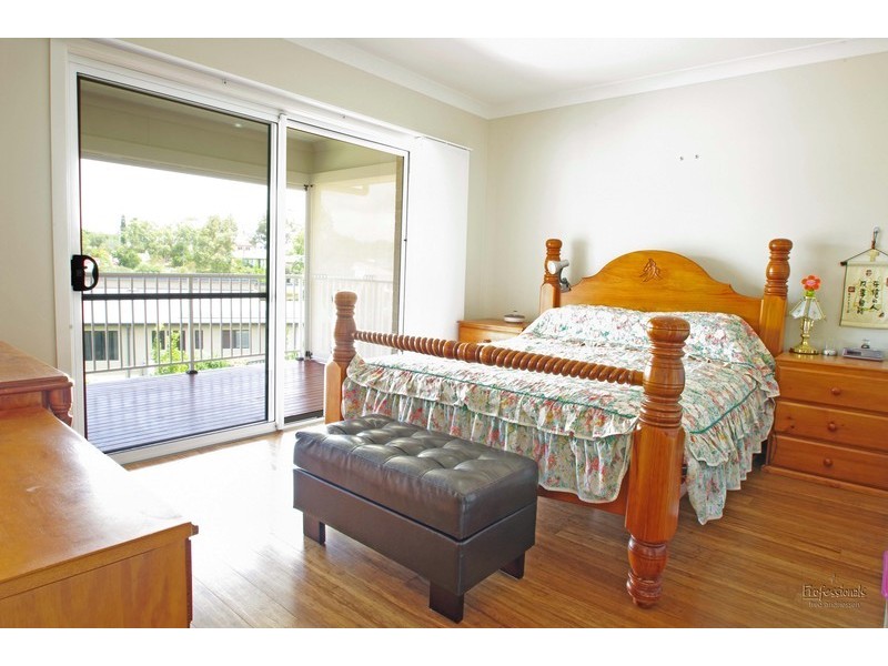 8 Bluerock Close, Fennell Bay NSW 2283