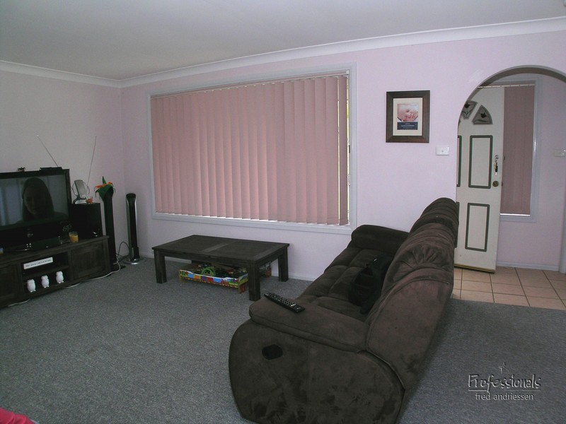 5 Albatross Avenue, Cameron Park NSW 2285