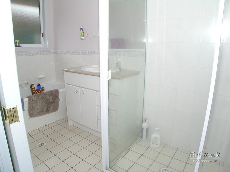 5 Albatross Avenue, Cameron Park NSW 2285