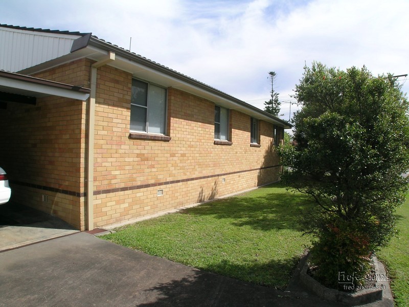 2/2 Bonarius Street, Warners Bay NSW 2282