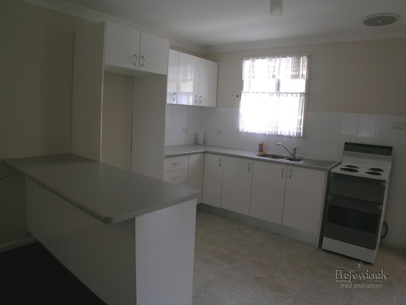 2/2 Bonarius Street, Warners Bay NSW 2282