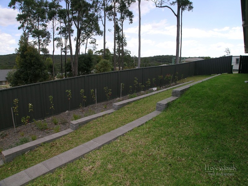 10 Hooghly Avenue, Cameron Park NSW 2285