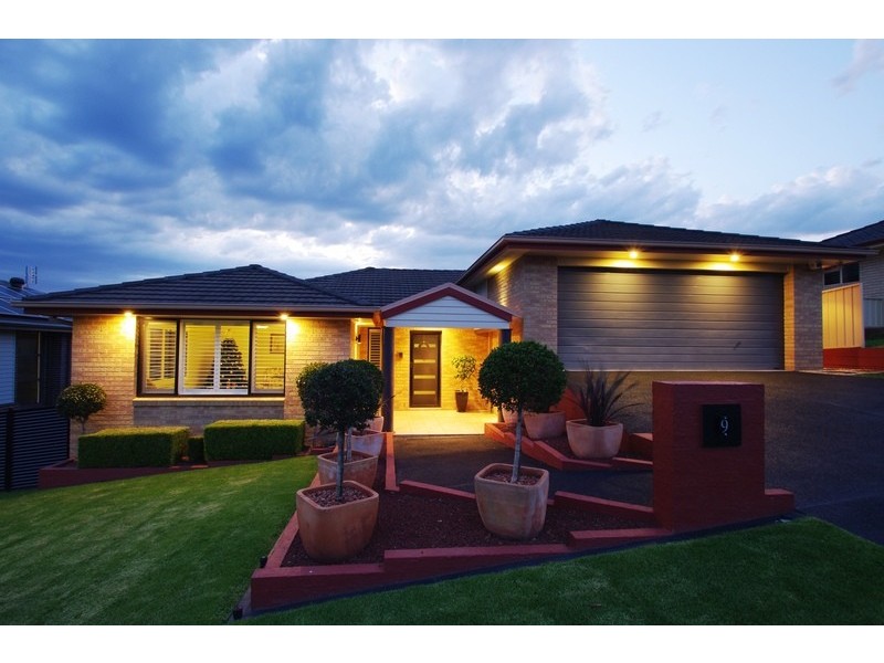 9 Saxon Street, Cameron Park NSW 2285