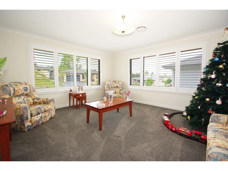 9 Saxon Street, Cameron Park NSW 2285