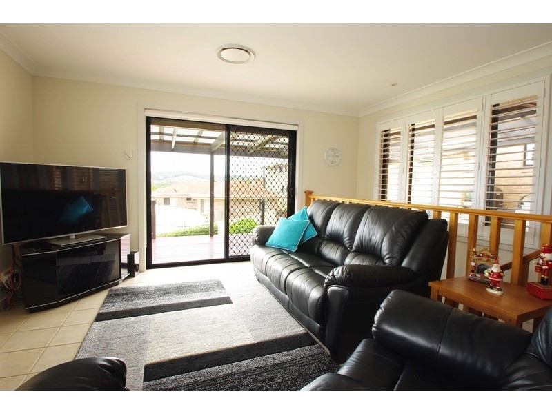 9 Saxon Street, Cameron Park NSW 2285